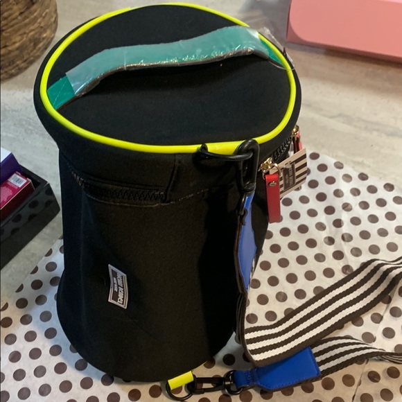 Henri bendel lunch tote. - Picture 2 of 3